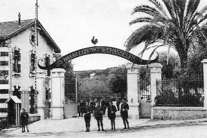 Ligne Maginot - QUARTIER GARDANNE - (Camp de sureté) - L'entrée du quartier occupé par le 25° Bataillon de Chasseurs Alpins (BCA)dans les années 30
