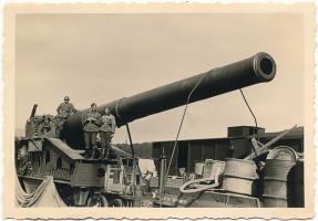 Ligne Maginot - ALVF - Canon de 340 mle 1912 sur berceau - La pièce  Mireille du 372 RALVF
Canon de 340 mm modèle 1912 sur affût à berceau Saint-Chamond