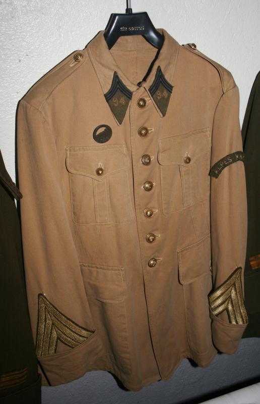 Ligne Maginot - Vareuse du 94e BAF - Uniforme exposé dans l'abri du Bichel Sud 