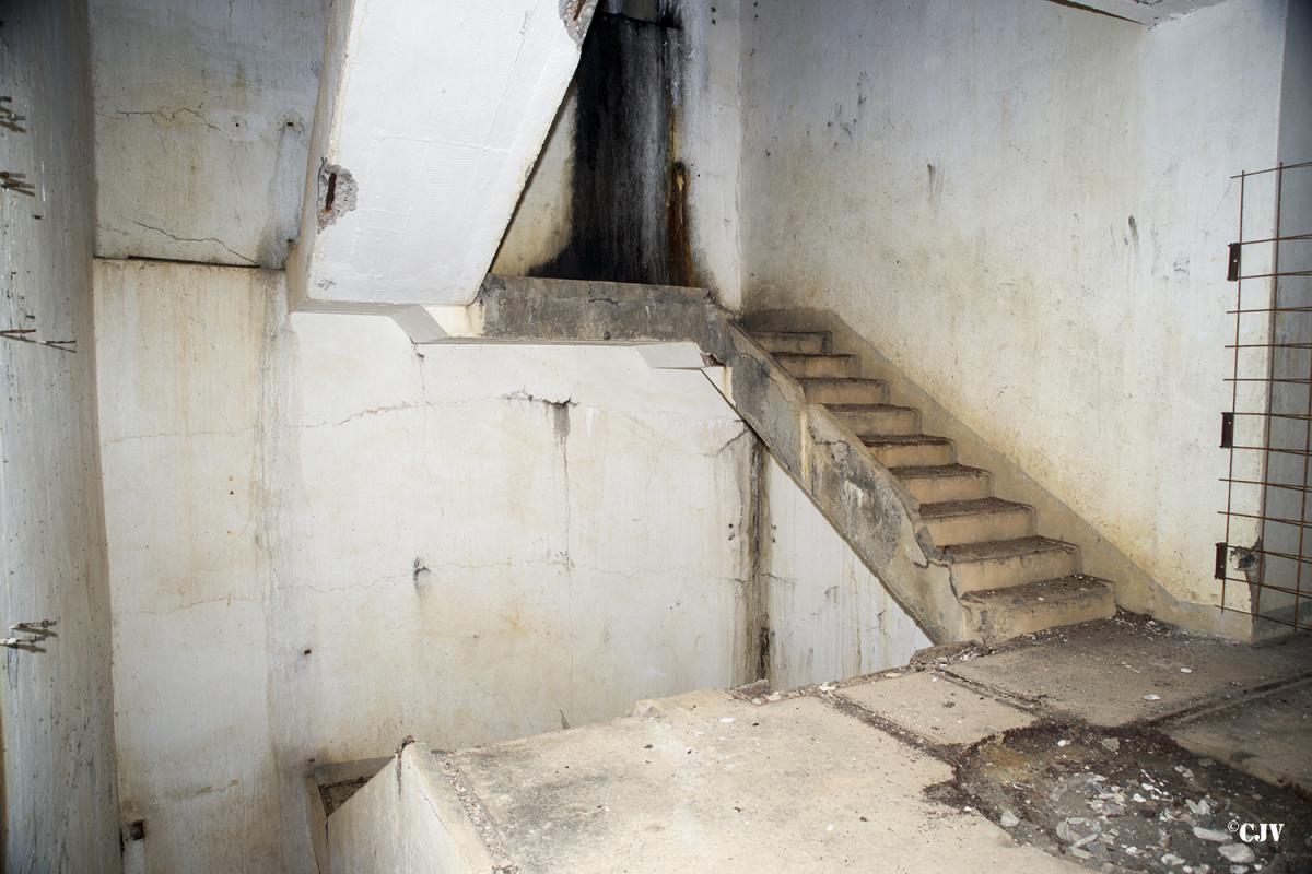 Ligne Maginot - LE CHESNOIS - CHENOIS - (Ouvrage d'artillerie) - Entrée mixte
L'escalier - Lia VERMEULEN
