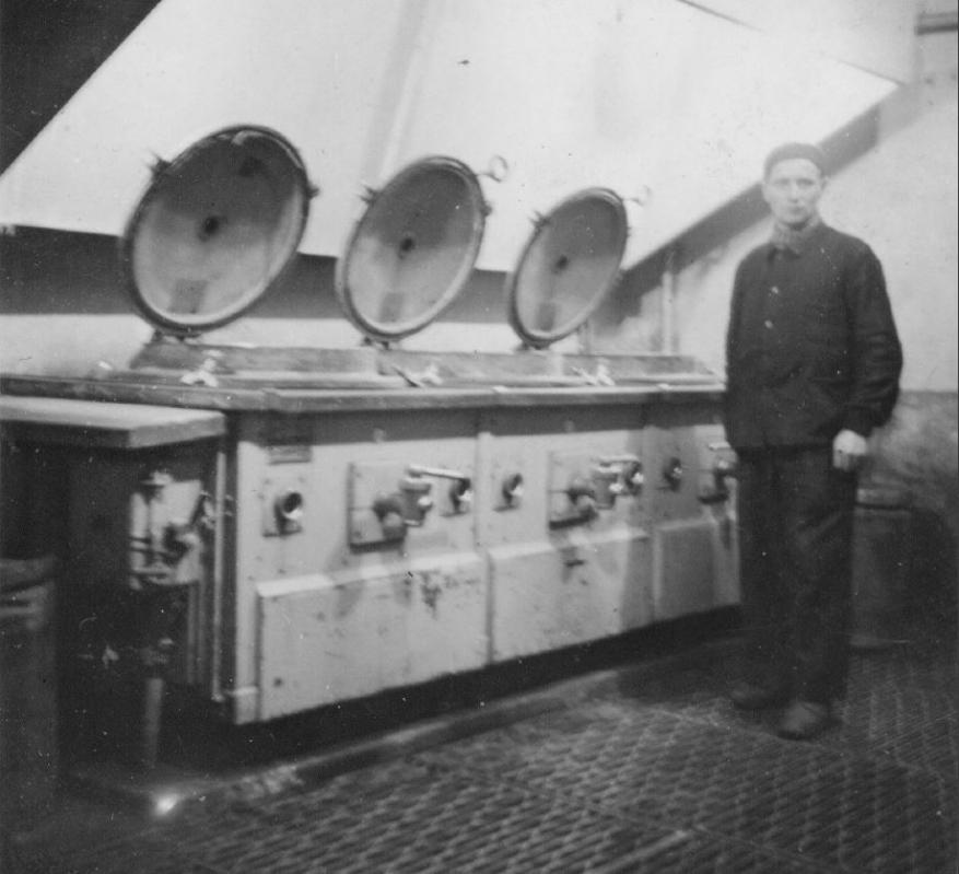 Ligne Maginot - GRAND HOHEKIRKEL - (Ouvrage d'artillerie) - Cuisines de l'ouvrage
Photos prises durant l'occupation par Joseph Weyant, ouvrier civil dans l'usine du GH, réquisitionné dans le cadre du STO. - Joseph WEYANT
