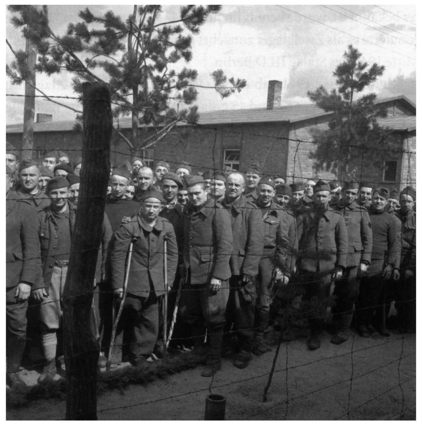 Ligne Maginot - BERSILLIES - (Ouvrage d'infanterie) - L'équipage de l'ouvrage de Bersillies (87° RIF - 104° CEO) prisonnier 
Stalag III B - Inconnu