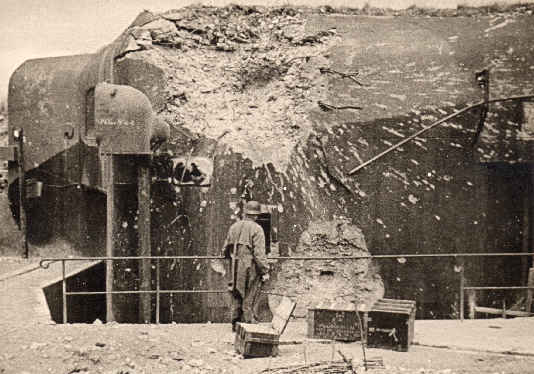 Ligne Maginot - BINING - (Casemate d'infanterie) - La casemate après les combats  - Inconnu