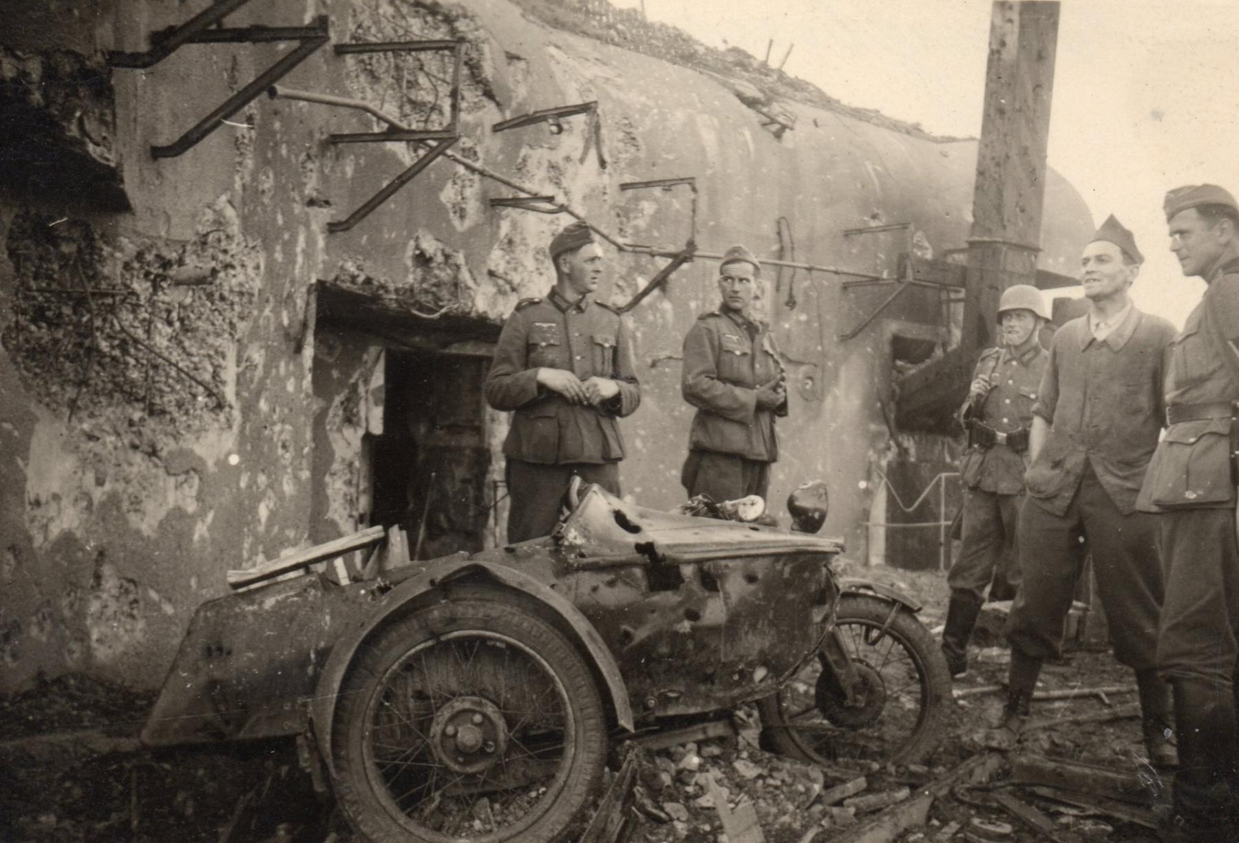 Ligne Maginot - WELSCHHOF - (Ouvrage d'infanterie) - Le bloc 1 après les combats - Inconnu