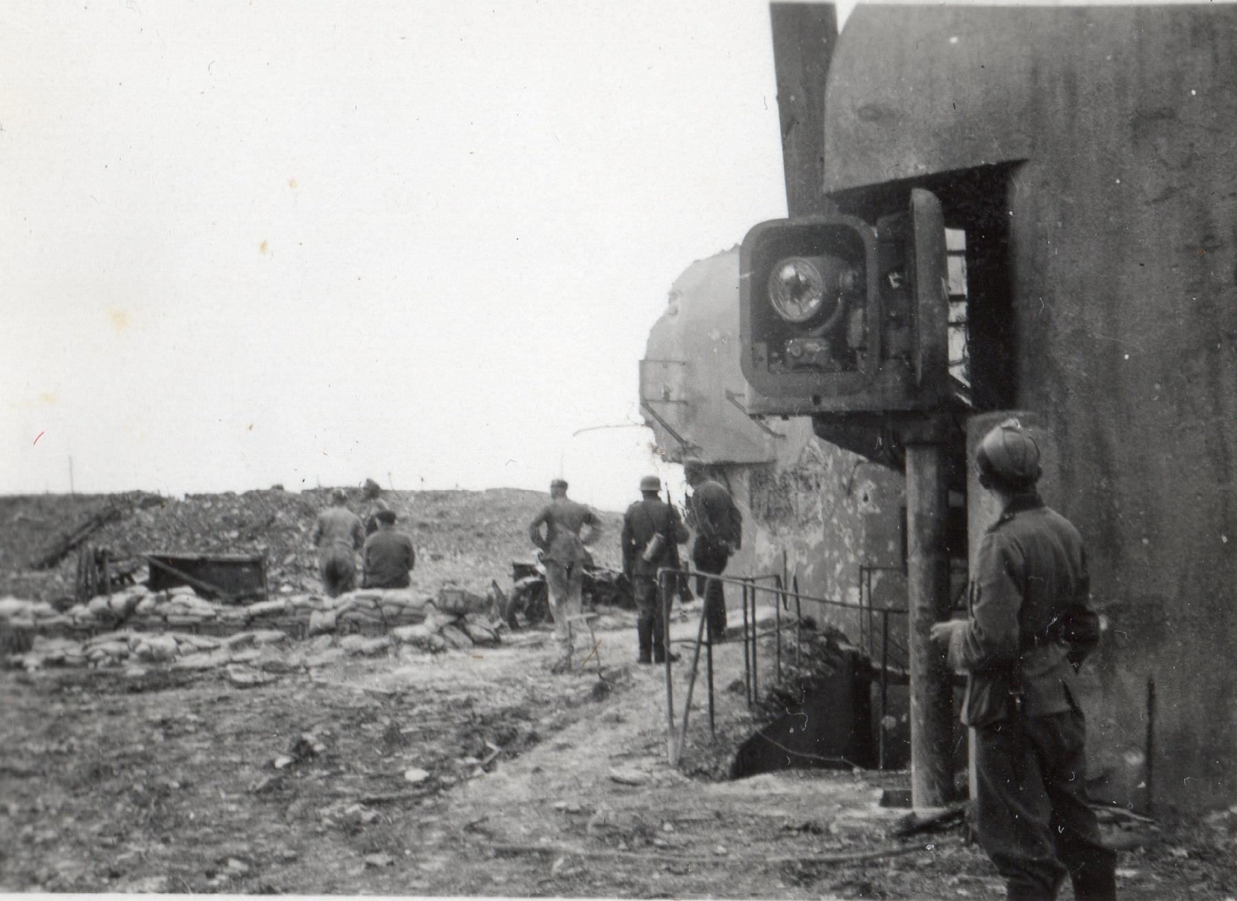 Ligne Maginot - WELSCHHOF - (Ouvrage d'infanterie) - Le bloc 1 après les combats - Inconnu