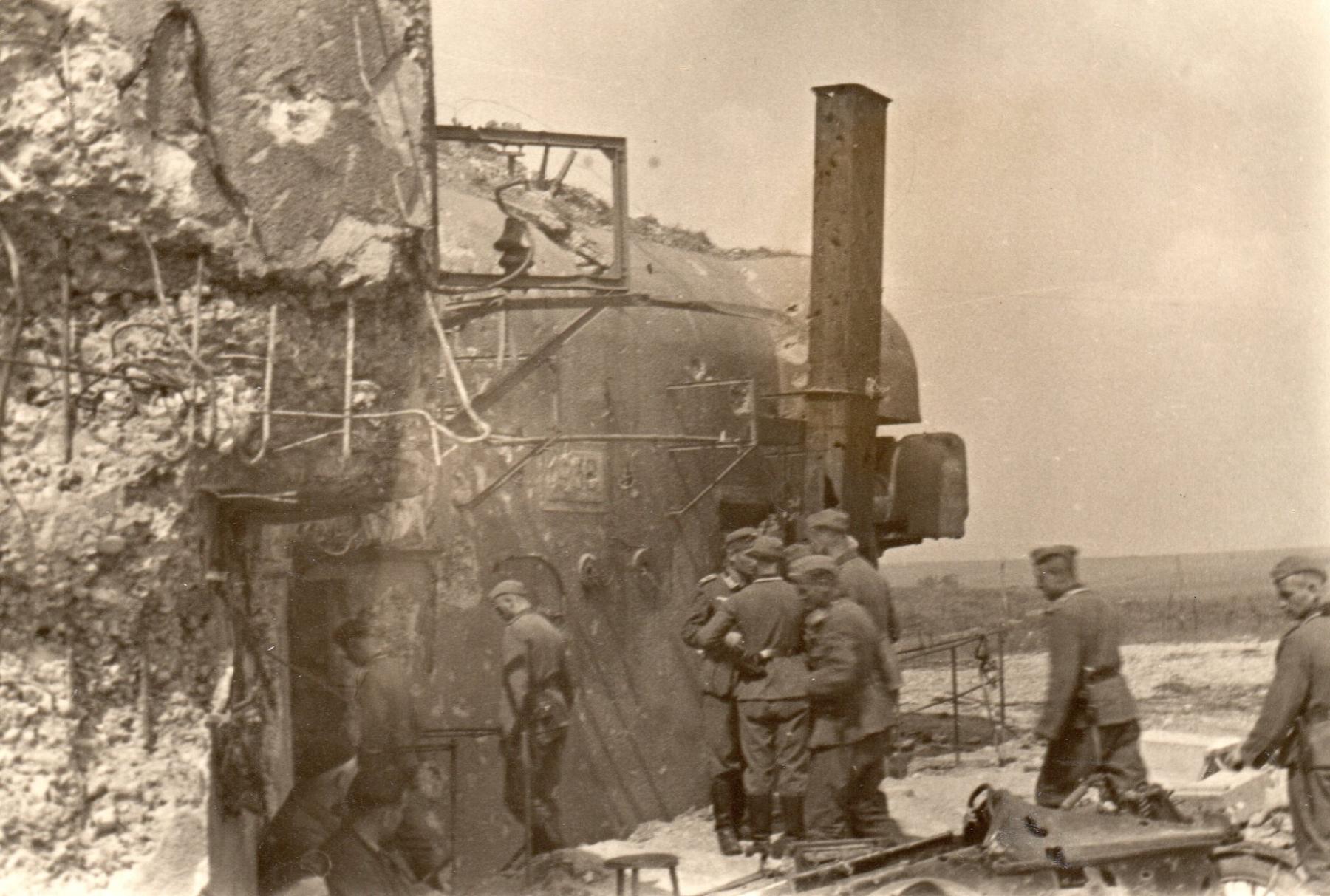 Ligne Maginot - WELSCHHOF - (Ouvrage d'infanterie) - Le bloc 1 après les combats - Inconnu