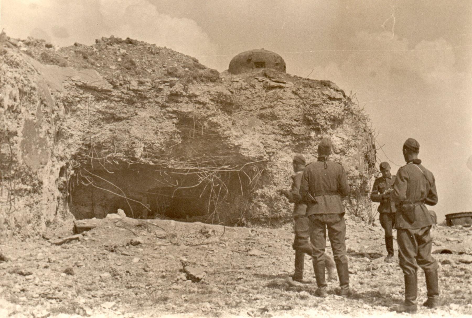 Ligne Maginot - WELSCHHOF - (Ouvrage d'infanterie) - Le bloc 1 après les combats - Inconnu