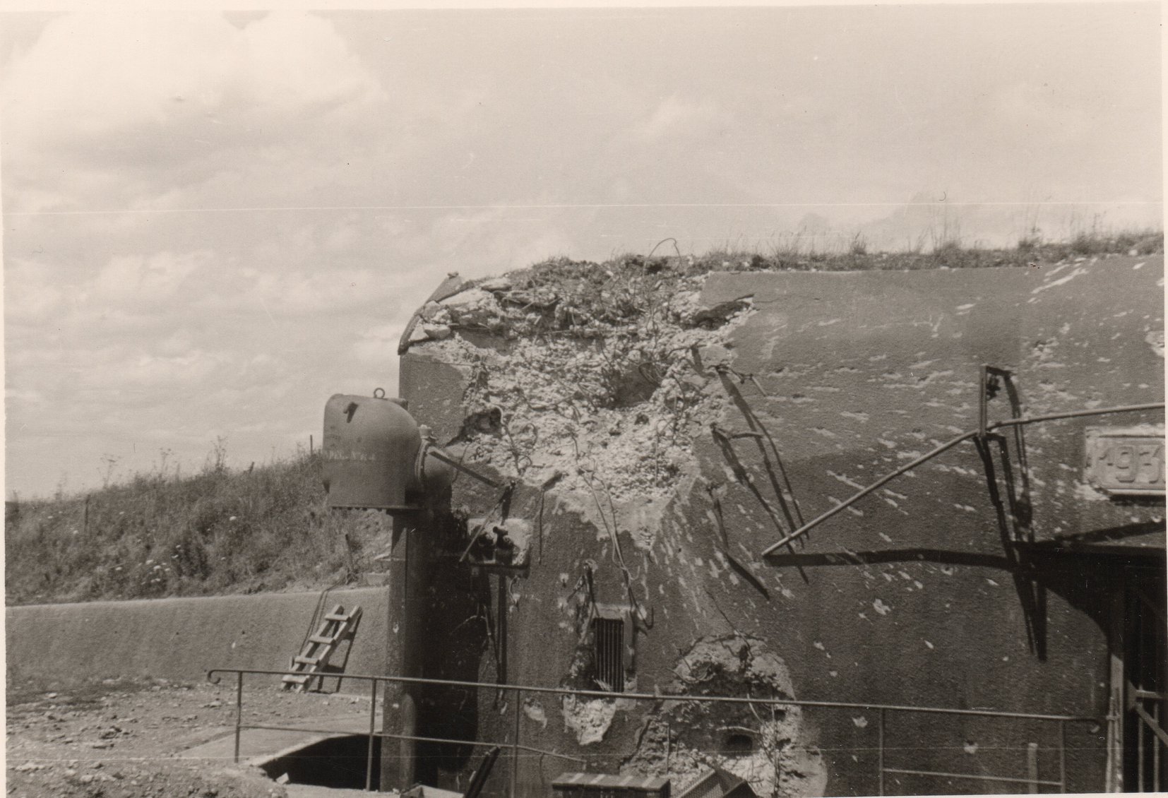 Ligne Maginot - BINING - (Casemate d'infanterie) - La casemate après les combats - Inconnu