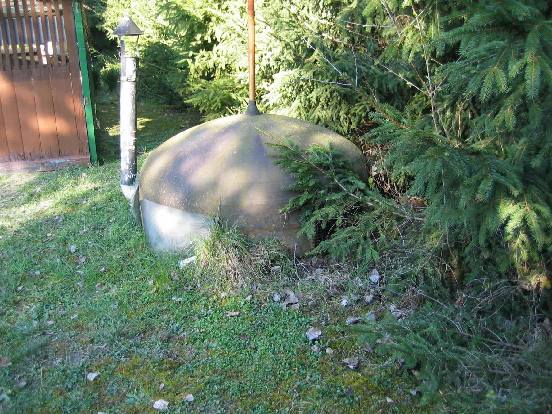 Ligne Maginot - 25/3 - NEUERGRABEN - (Casemate d'infanterie - double) - La cloche reconvertie en... cheminée de four à tarte flambées ?  - Xavier HESS