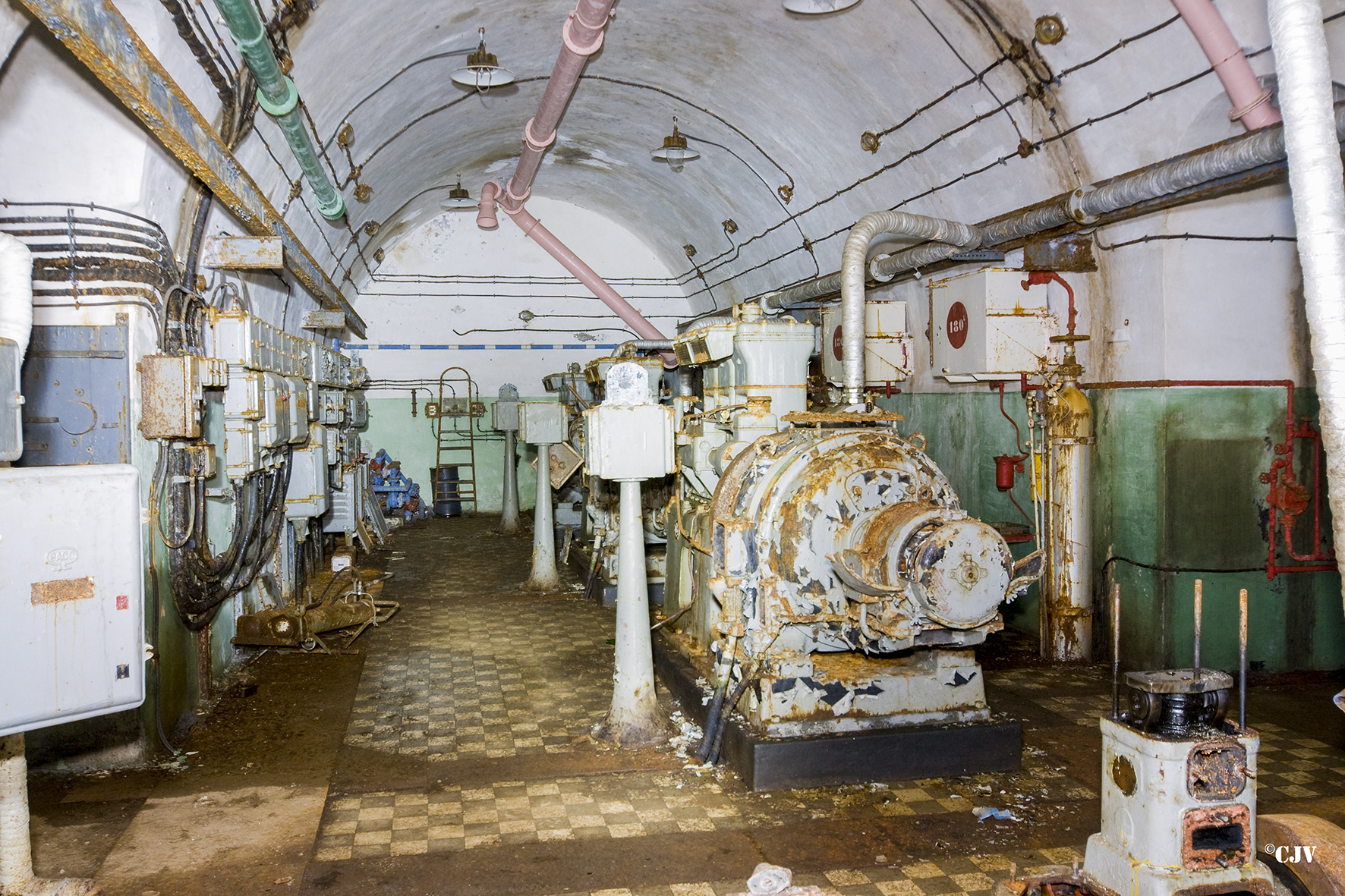 Ligne Maginot - SAPEY - (Ouvrage d'artillerie) - L'usine électrique - Lia VERMEULEN