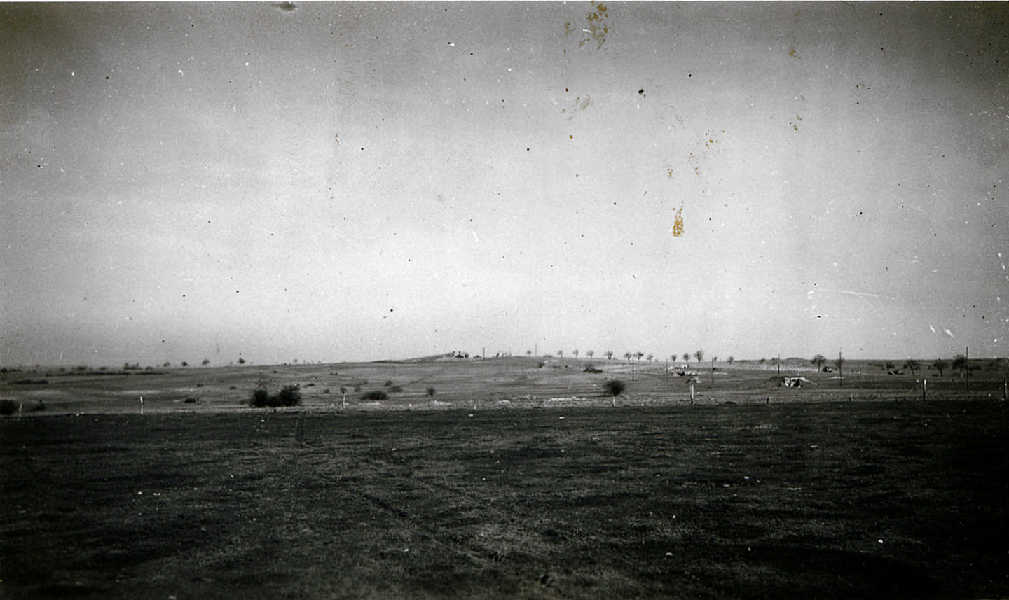 Ligne Maginot - WELSCHHOF - (Ouvrage d'infanterie) - Photo prise depuis l'ouvrage en direction de la casemate de Bining 
Photo US army - Apr 1945 - Inconnu