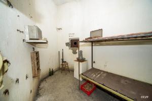 Ligne Maginot - LE CHESNOIS - CHENOIS - (Ouvrage d'artillerie) - Entrée mixte
Chambre pour 2 sous-officiers et créneau FM de défense de l’entrée matériel
