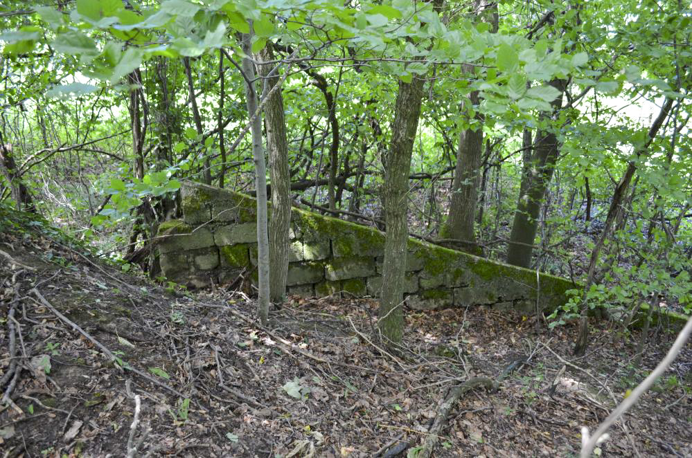 Ligne Maginot - Blockhaus STG 105 - Breitenhag - Mur de soutien de la couverture de terre de l'abri. Elle est construite en parpaings - D. Froehly