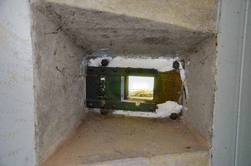 Ligne Maginot - 112 - BETTLACH SUD - (Casemate d'infanterie - Double) - Volet blindé du créneau de tir FM ou fusil - D. Froehly