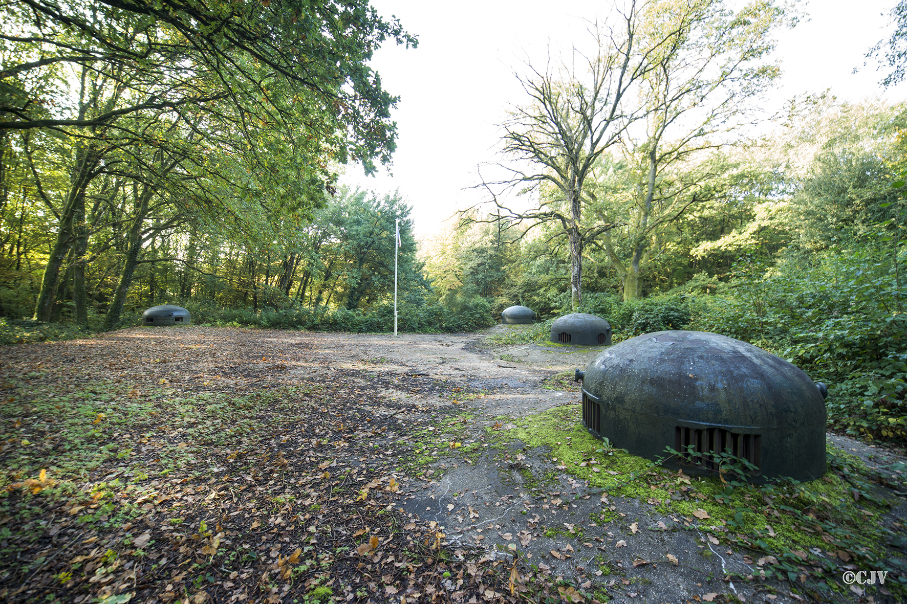 Ligne Maginot - LE CHESNOIS - CHENOIS - (Ouvrage d'artillerie) - Entrée mixte
Les cloches - Lia VERMEULEN