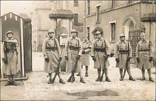 Ligne Maginot - CASERNE JOUARD - (Camp de sureté) - La garde à l'entrée de la caserne