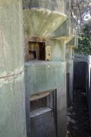 Ligne Maginot - ROQUEBRUNE - CORNILLAT - (Ouvrage d'artillerie) - Bloc 3
Vue en enfilade du fossé diamant. Au niveau supérieur les créneaux de 75. En contrebas les créneaux de 81.