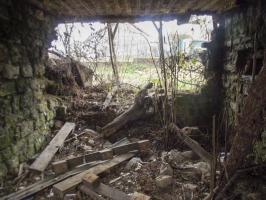 Ligne Maginot - VILLY 4 - MAISON MIART - (Blockhaus pour canon) - Mur de côté
Il semble arraché, charges ? ou bombardement ?