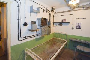 Ligne Maginot - LA FERTE - (Ouvrage d'infanterie) - Bloc 1
La chambre du Commandant d'Ouvrage, le Lt Bourguignon