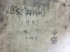 Ligne Maginot - HAUT POIRIER - (Ouvrage d'infanterie) - Inscription d'un soldat américain en 1945
Il décrit sa division 
44e division d'infanterie américaine
avec le slogan 4by4

A voir dans le couloir du Bloc 3