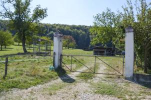 Ligne Maginot - OLTINGUE - (Dépôt de Munitions) - Portails du dépôt. Seul vestige restant