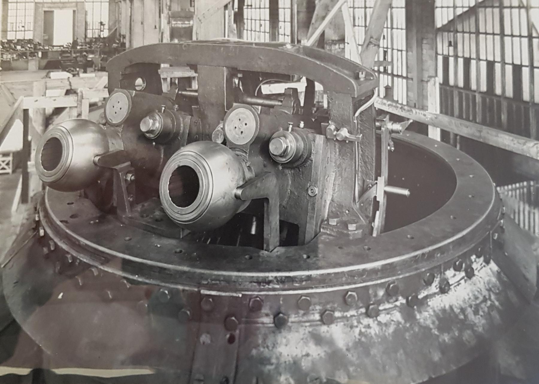Ligne Maginot - Tourelle de 135 en construction - Cie Gle de Construction Chatillon-Batignolles
Usine de Nantes
Fond 43 Fi 26
Cote ARM 126
