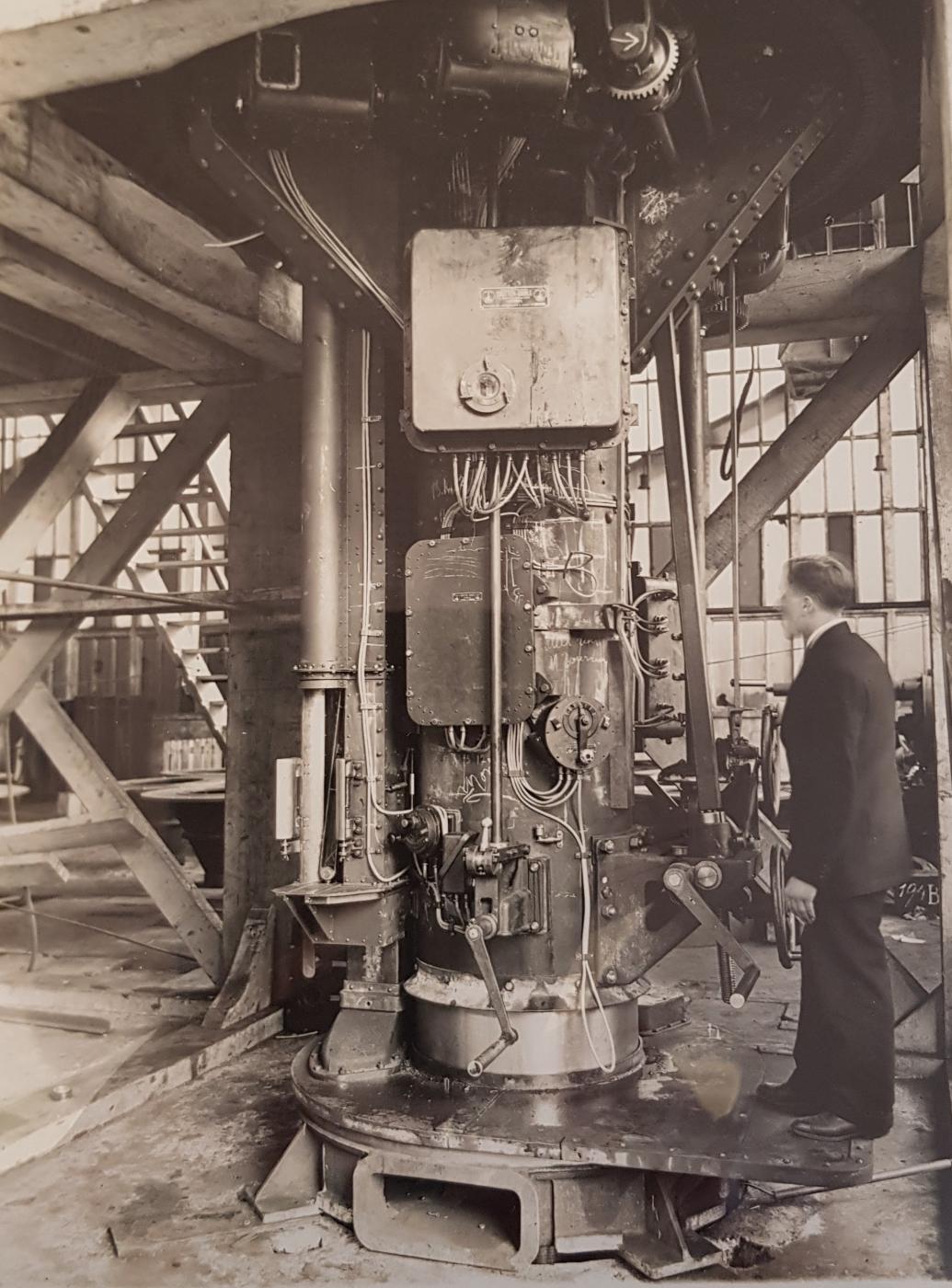 Ligne Maginot - Tourelle de 135 en construction - Cie Gle de Construction Chatillon-Batignolles
Usine de Nantes
Fond 43 Fi 26
Cote ARM 128