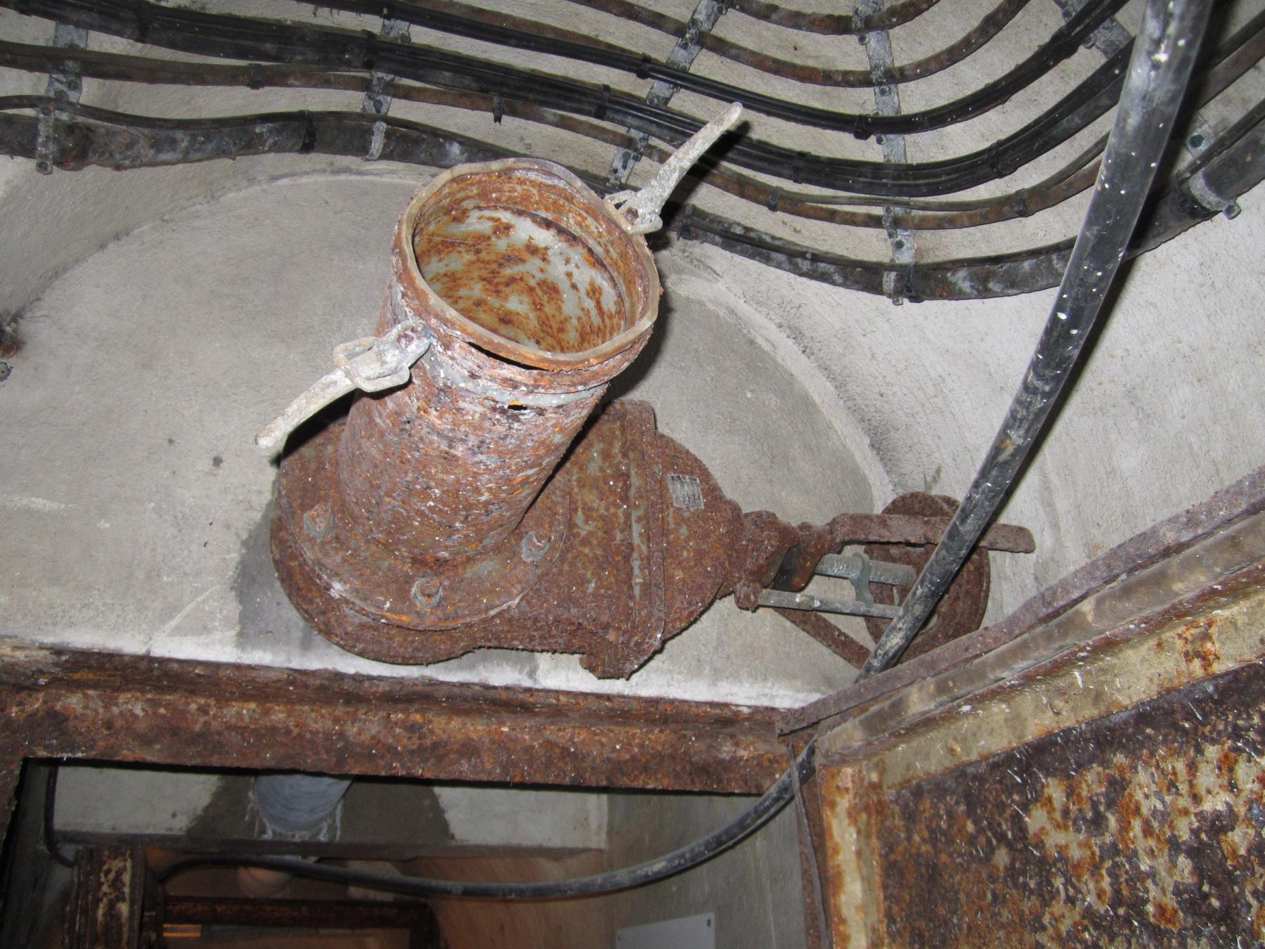Ligne Maginot - LA FERTE - (Ouvrage d'infanterie) - Prise d'air sur la galerie de l'égout visitable - Gregory Fuchs