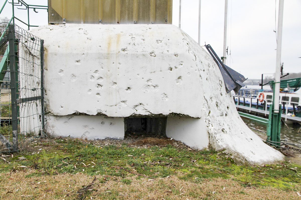 Ligne Maginot - G76 - VILLAGE-NEUF BERGE 8 - (Blockhaus pour arme infanterie) - Créneau sud - Alain Perouffe
