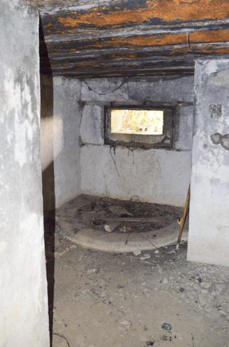 Ligne Maginot - LINSDORF OUEST - (Blockhaus pour canon) - Emplacement du canon sur affût crinoline. - D. Froehly