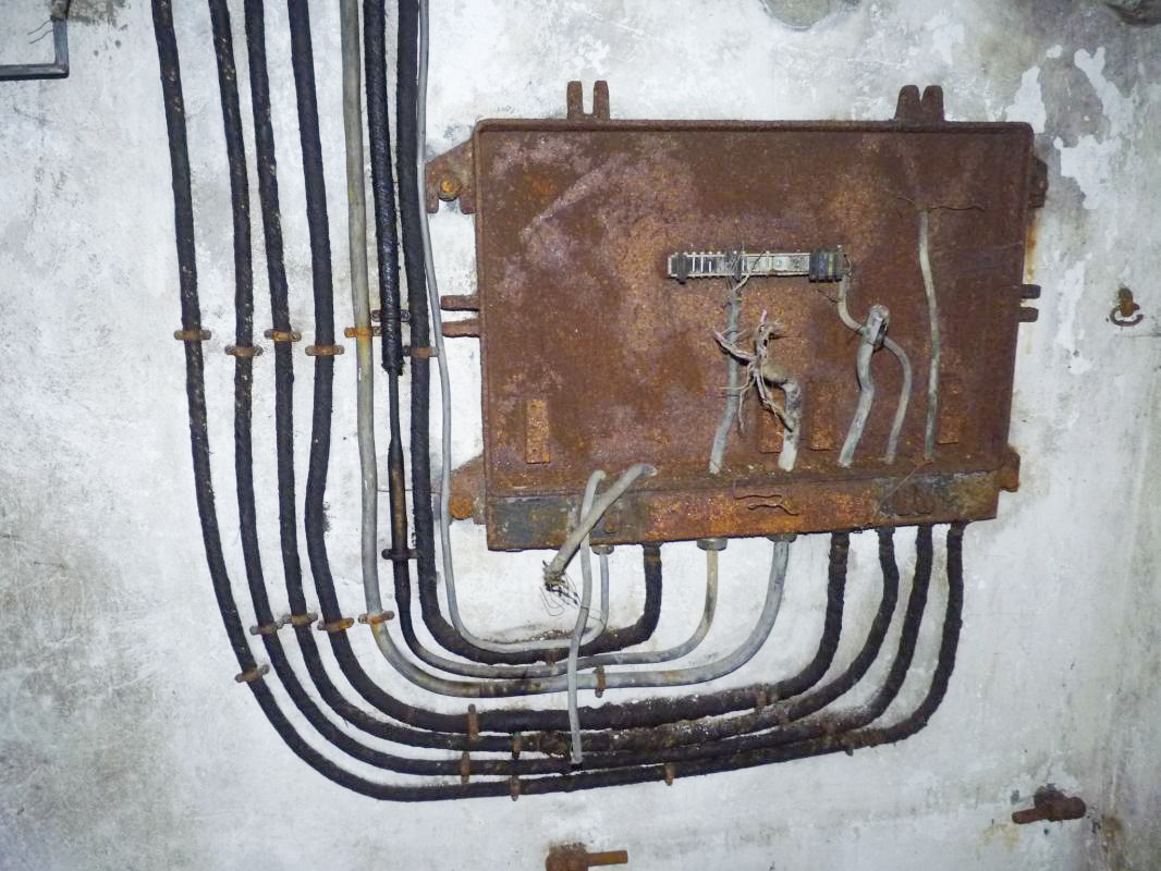 Ligne Maginot - BIESENBERG SOMMITALE - (Casemate d'infanterie - Simple) - Restes du central téléphonique - Aditus