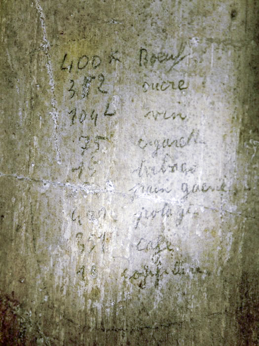 Ligne Maginot - BIESENBERG SOMMITALE - (Casemate d'infanterie - Simple) - Inventaire des vivres
Crayonné sur le mur du local de stockage - Pascal LAMBERT