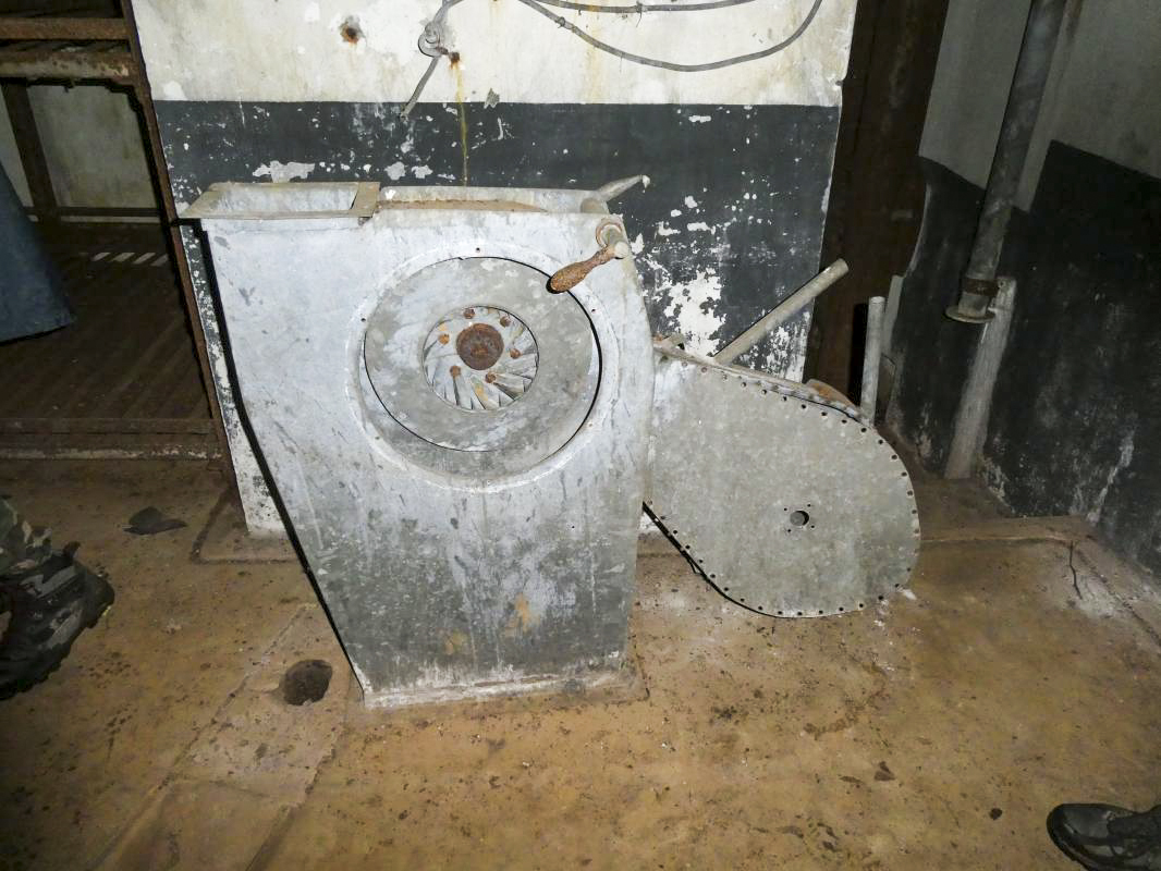 Ligne Maginot - BIESENBERG 5 - (Blockhaus pour arme infanterie) - Ventilation manuelle - ELLENA - CUNY