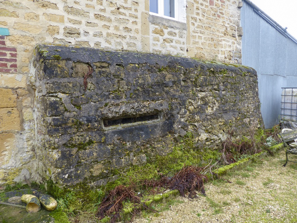 Ligne Maginot - VILLY 8 - MAISON FRINCART - (Blockhaus pour arme infanterie) - L'un des deux créneaux frontaux tirant vers La Chiers - David HARMAND