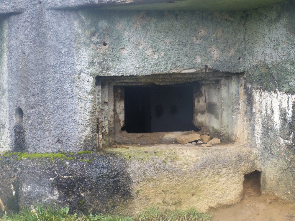 Ligne Maginot - A107 - CROIX-MOREL - (Blockhaus lourd type STG / STG-FCR - Double) - Créneau antichar flanquant vers l'est (Villy) - David HARMAND