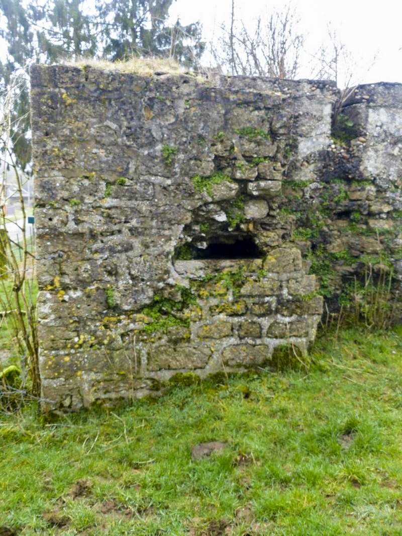 Ligne Maginot - VILLY 2 - MAISON BEAUJET - (Blockhaus pour arme infanterie) - Blockhaus pour mitrailleuses et FM flanquant la Chiers et le fossé antichar vers la casemate de la croix Morel - David HARMAND