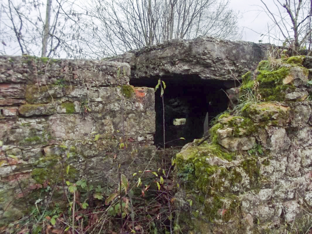 Ligne Maginot - VILLY 4 - MAISON MIART - (Blockhaus pour canon) - Vue de l'entrée extérieure - David HARMAND