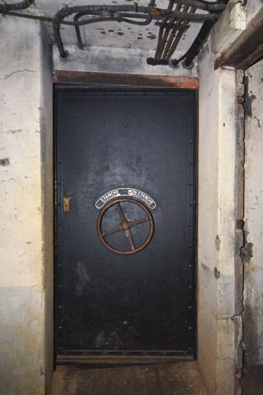 Ligne Maginot - LA FERTE - (Ouvrage d'infanterie) - Bloc 1
Porte étanche isolant la chambre de tir - LAMBERT Pascal