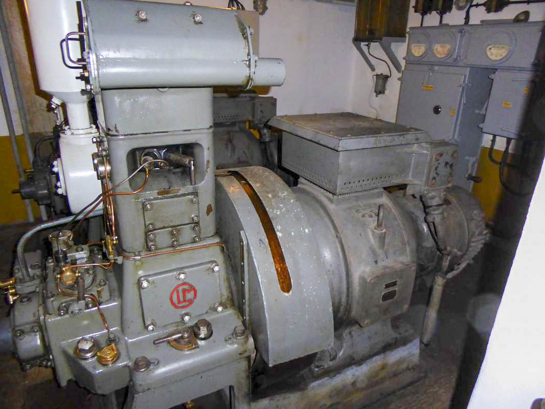 Ligne Maginot - LA FERTE - (Ouvrage d'infanterie) - Bloc 1
Usine électrique
Groupe électrogène à moteur CLM 108 de 25 CV - ELLENA-CUNY