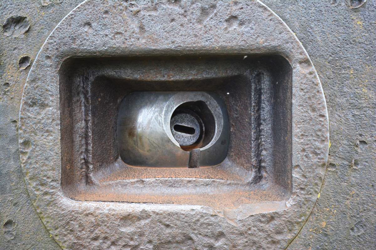 Ligne Maginot - Ouvrage de la FERTE - Bloc 2
Cloche GFM n° 8
Le diascope est en place dans sa rotule