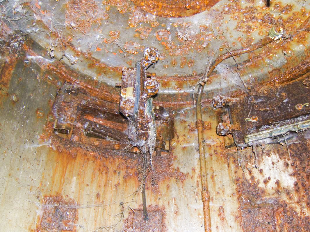 Ligne Maginot - LA FERTE - (Ouvrage d'infanterie) - Bloc 2
Cloche VDP
Les deux autres créneaux - david harmand