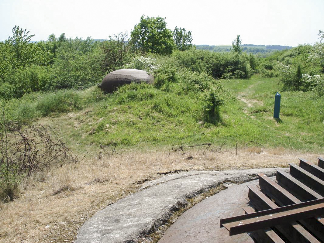 Ligne Maginot - VELOSNES - (Ouvrage d'artillerie) - Bloc 1
Cloche pour arme mixte - R Tucker