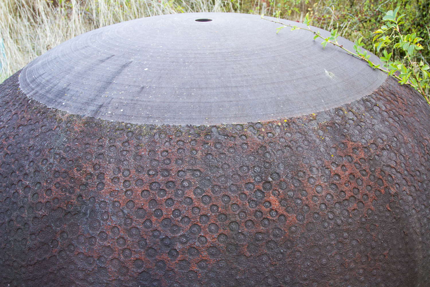 Ligne Maginot - VELOSNES - (Ouvrage d'artillerie) - Bloc 1
Cloche GFM
Détail des moulures particulières sur la cloche GFM  - Michel Teiten