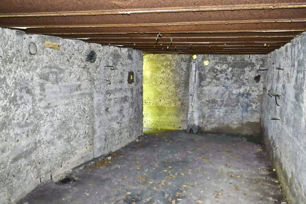 Ligne Maginot - CHARRIERE 1 (SOUS-QUARTIER OUEST) - (PC de Sous-Quartier) - Intérieur vers l'entrée nord. - D. Froehly