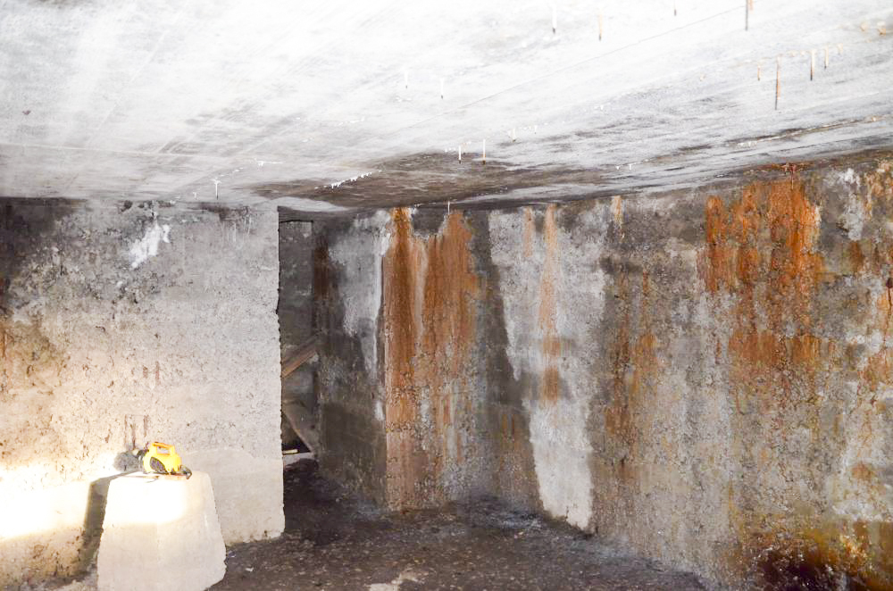 Ligne Maginot - HUTTINGUE OUEST 2 - (Blockhaus pour canon) - Passage vers la chambre de tir de mitrailleuse. - D. Froehly