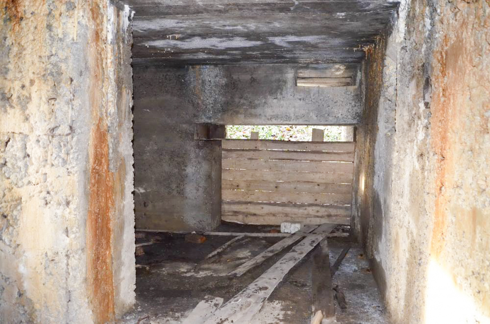Ligne Maginot - HUTTINGUE OUEST 2 - (Blockhaus pour canon) - Entrée munitions dans la chambre de tir mitrailleuse. - D. Froehly