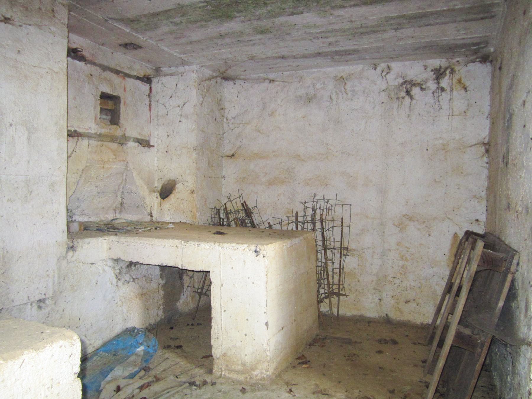 Ligne Maginot - 36 - ROUTE DE BLAGNY - (Blockhaus pour arme infanterie) - Chambre de tir
Mitrailleuse de droite - Gregory Fuchs