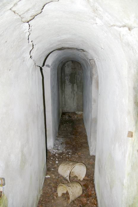 Ligne Maginot - GRUNHUTTE 2 - (Cuve pour arme d'infanterie) - Couloir donnant accès à la cuve et reliant les entrées - D.Froehly