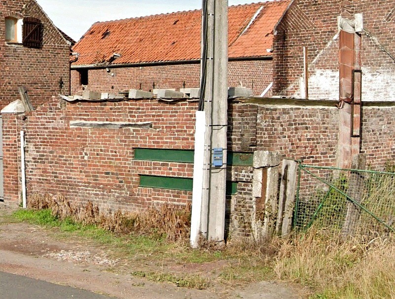 Ligne Maginot - BEF 63 - FERME DE LA HAUTE VOIE - (Blockhaus pour canon) - En cours de démolition en 2019 - Google StreetView