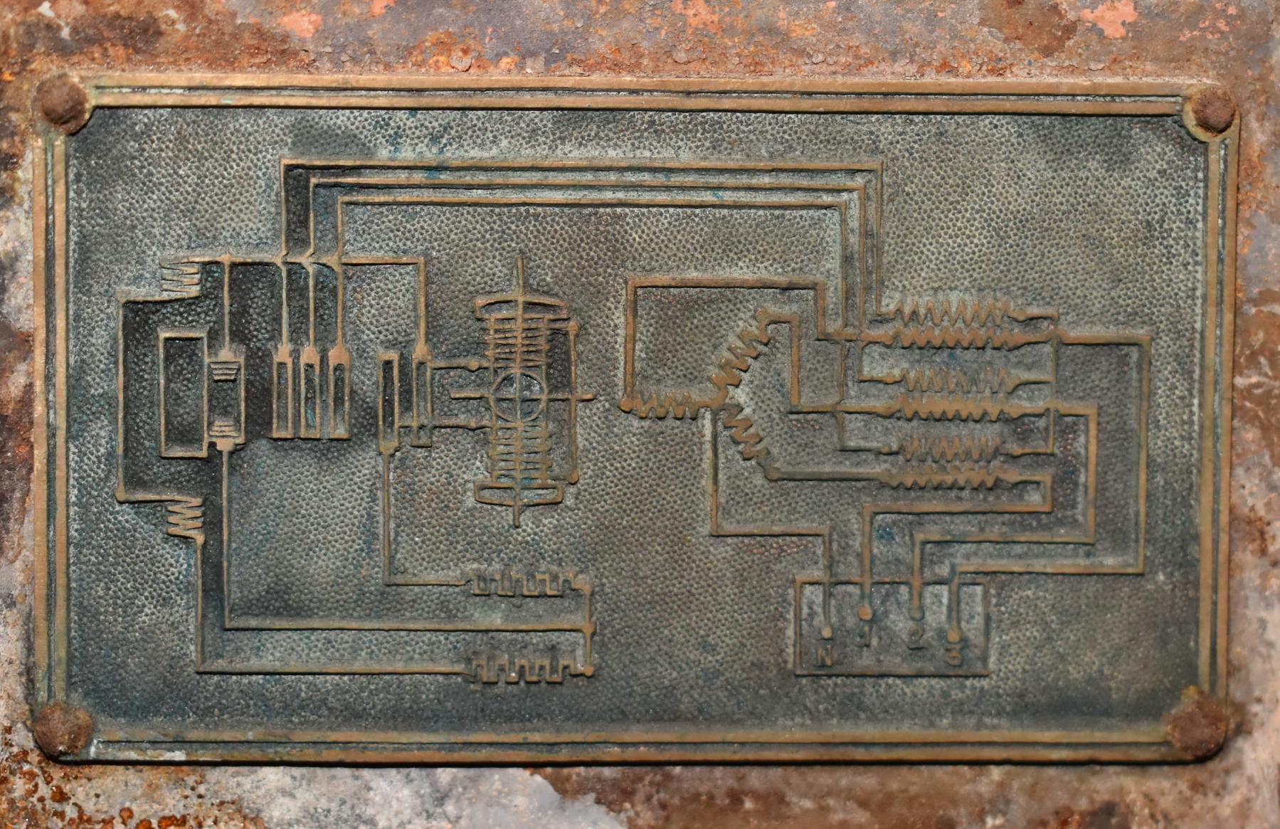 Ligne Maginot - LA FERTE - (Ouvrage d'infanterie) - Bloc 2
Schémat électrique de générateur Schneider - D.Froehly